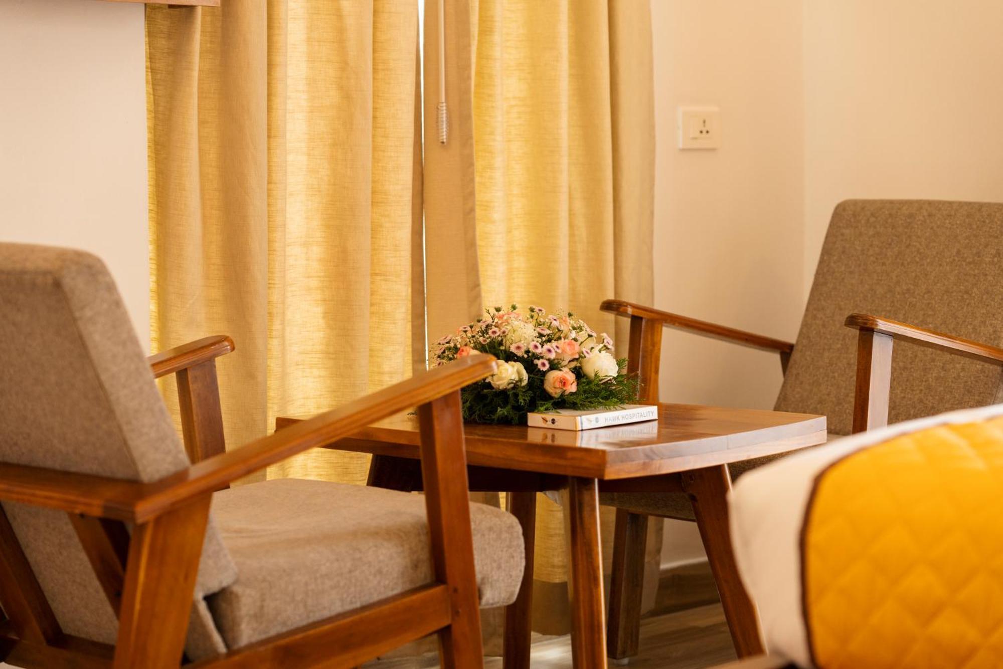 Solo Inn By Hawk Hospitality Kochi Ngoại thất bức ảnh
