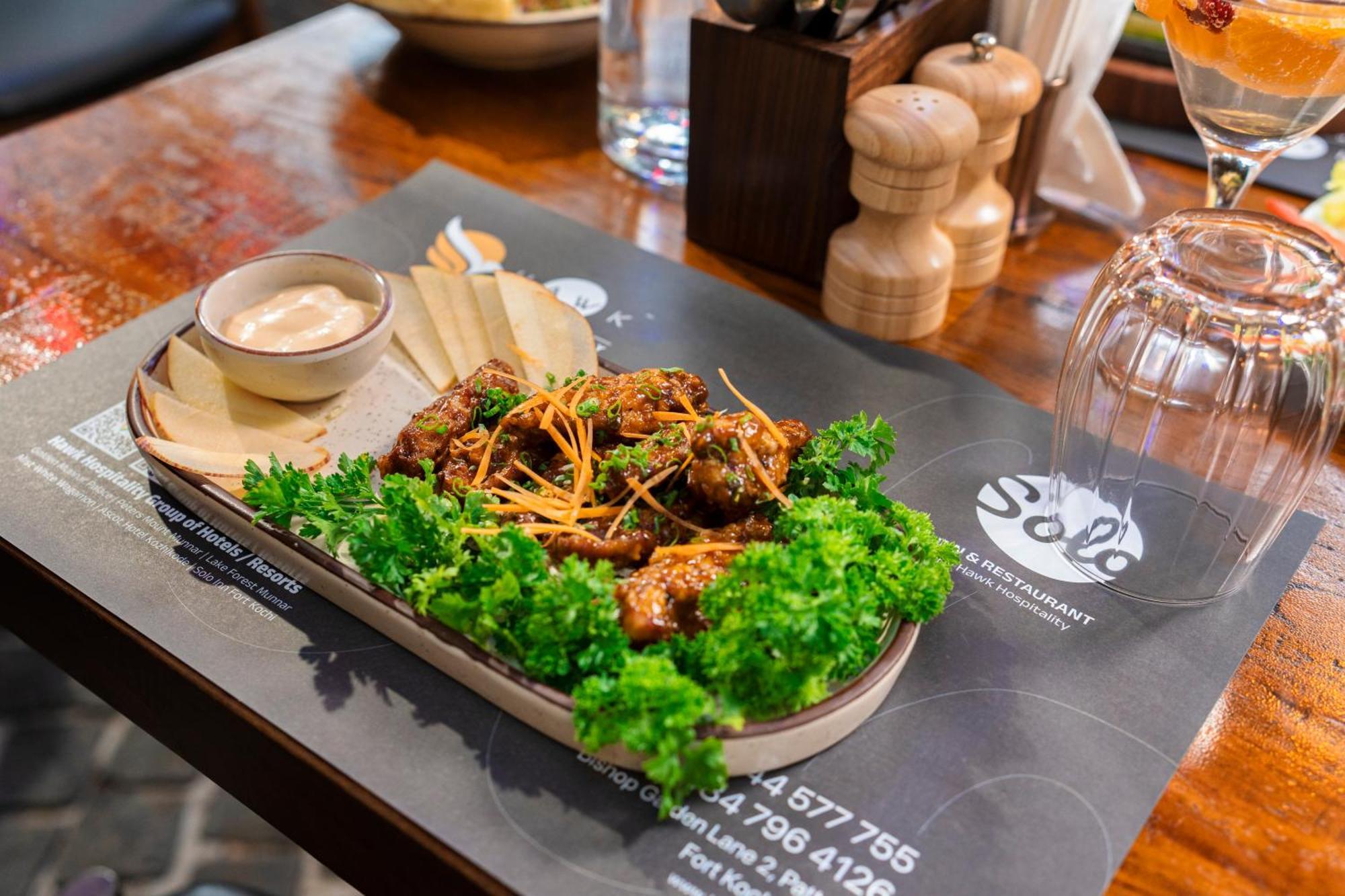 Solo Inn By Hawk Hospitality Kochi Ngoại thất bức ảnh