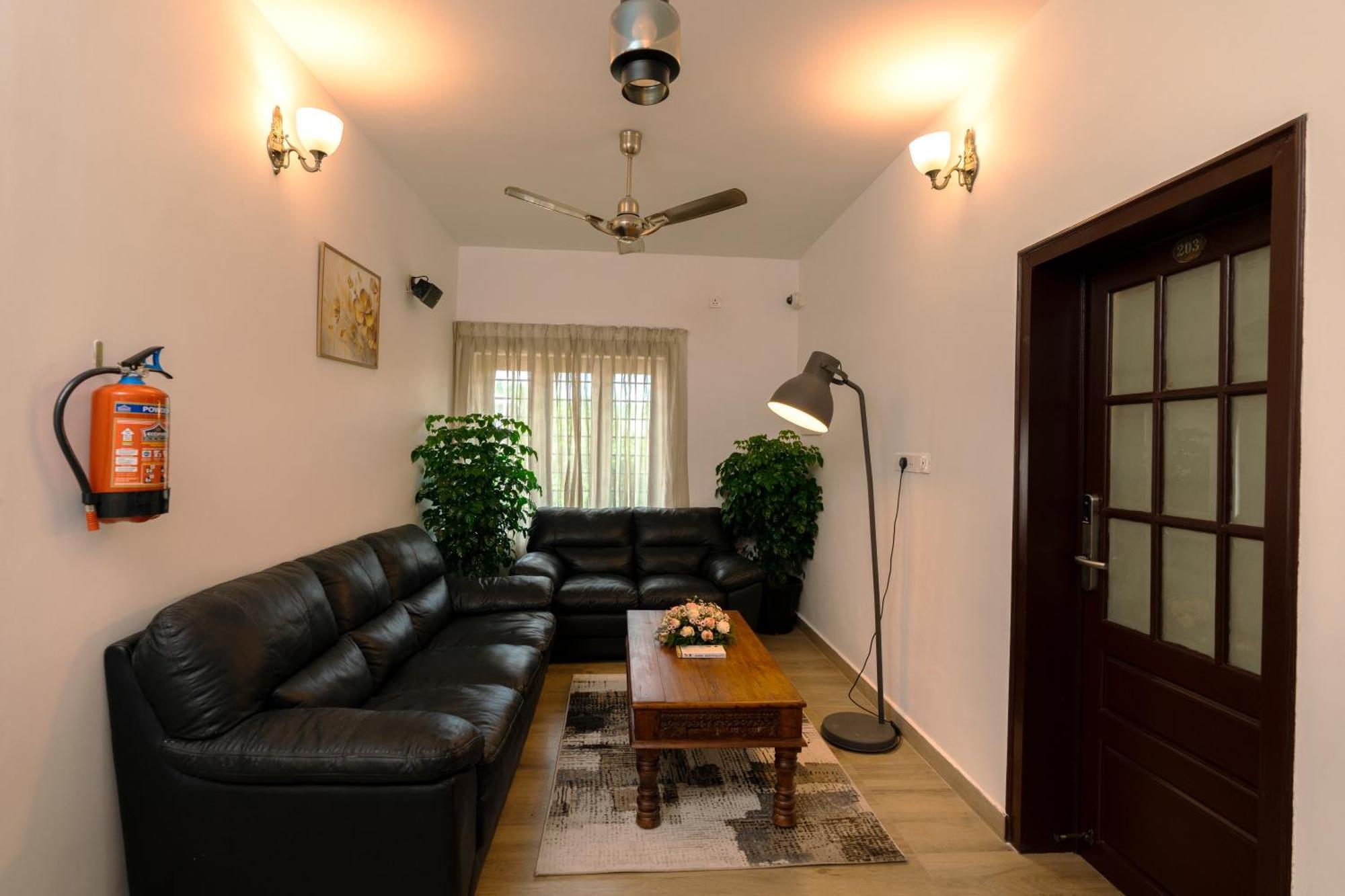 Solo Inn By Hawk Hospitality Kochi Ngoại thất bức ảnh