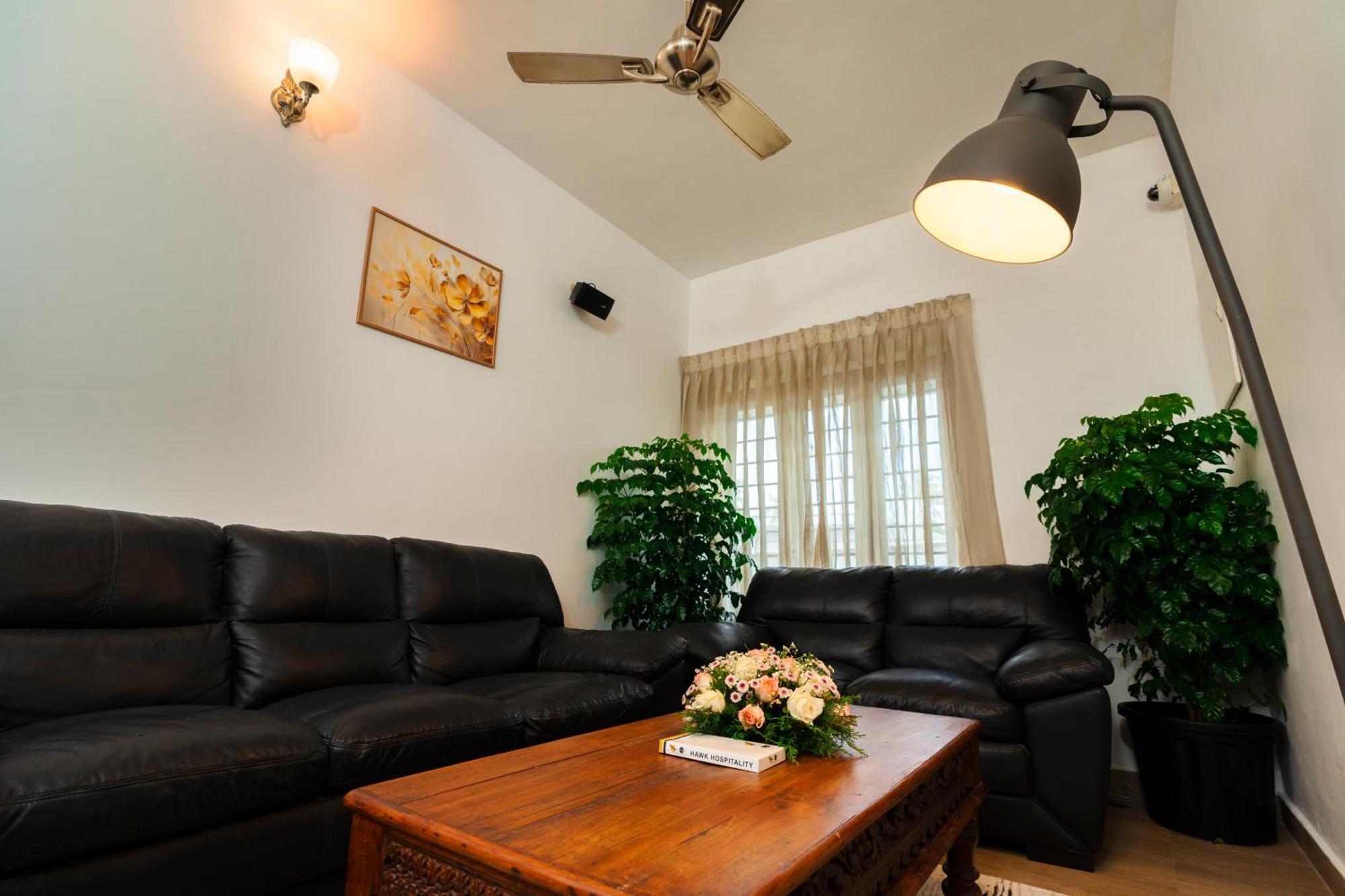 Solo Inn By Hawk Hospitality Kochi Ngoại thất bức ảnh