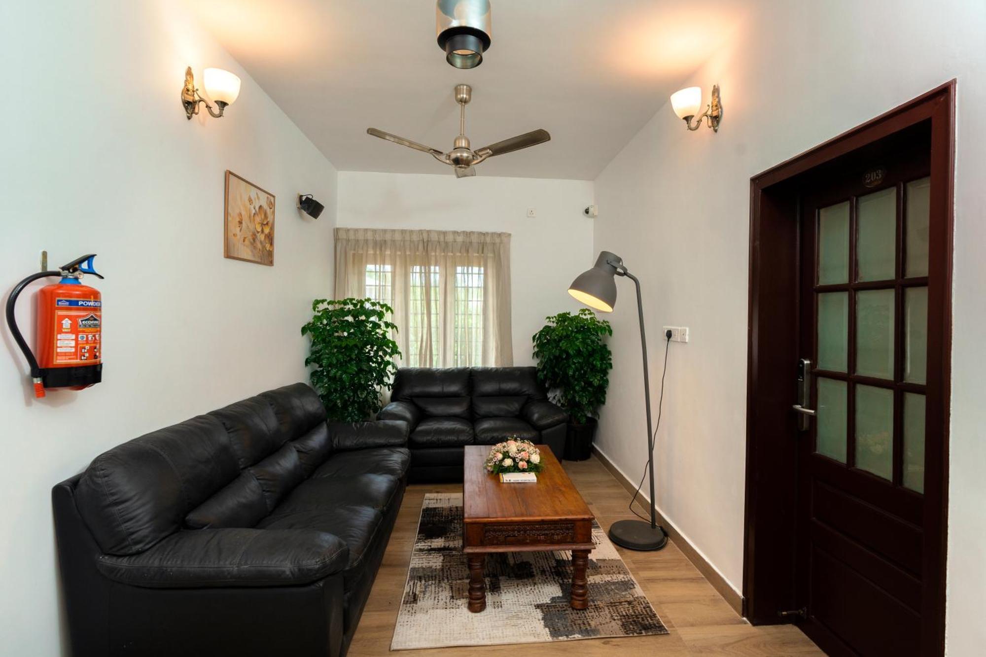 Solo Inn By Hawk Hospitality Kochi Ngoại thất bức ảnh
