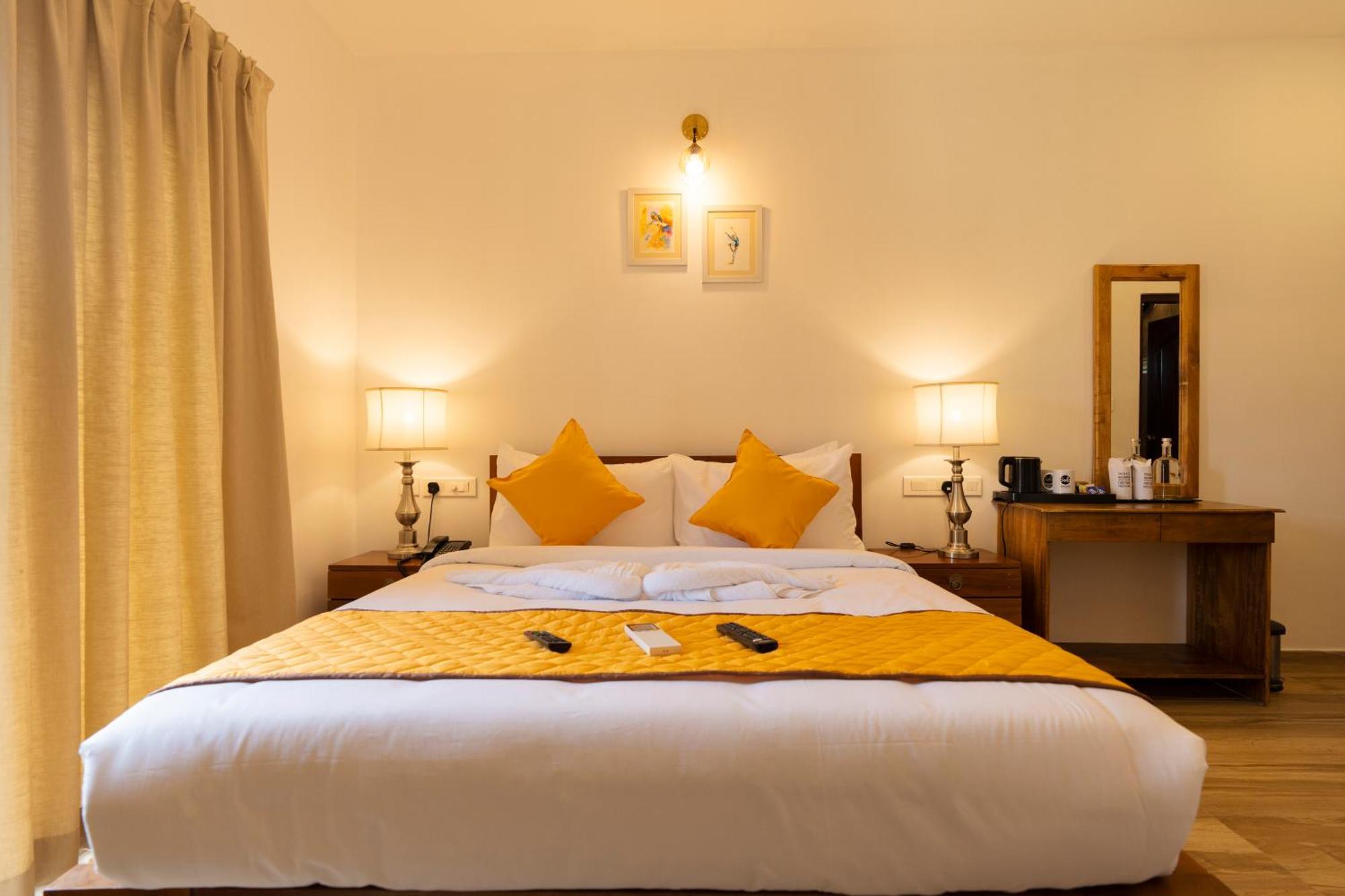 Solo Inn By Hawk Hospitality Kochi Ngoại thất bức ảnh