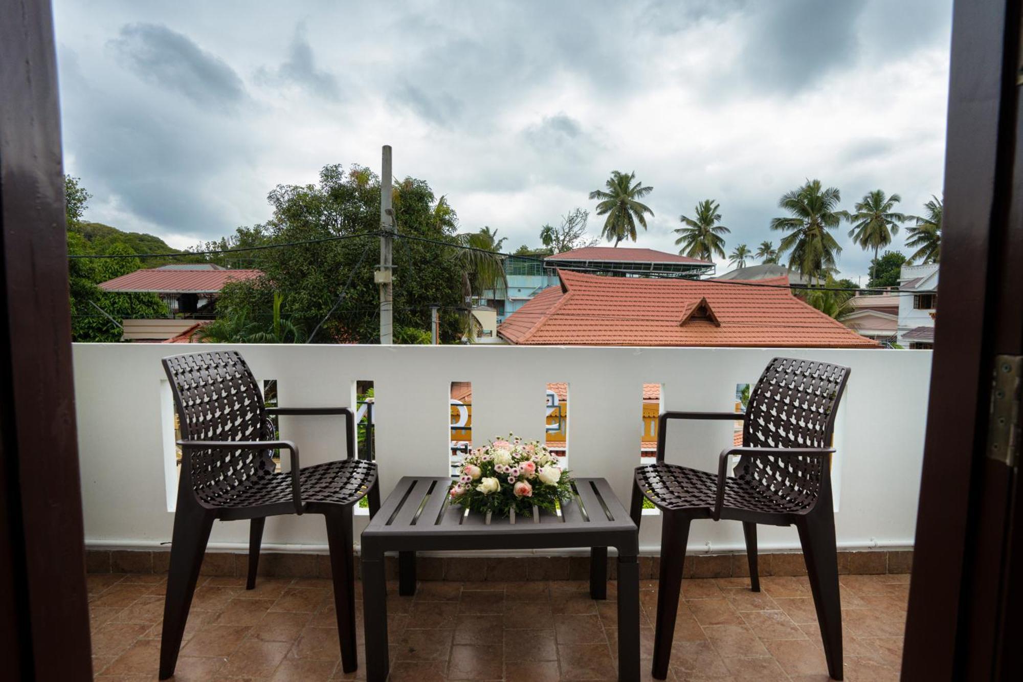 Solo Inn By Hawk Hospitality Kochi Ngoại thất bức ảnh