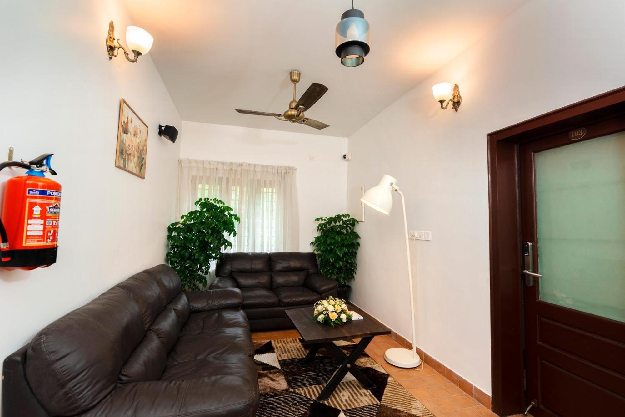 Solo Inn By Hawk Hospitality Kochi Ngoại thất bức ảnh