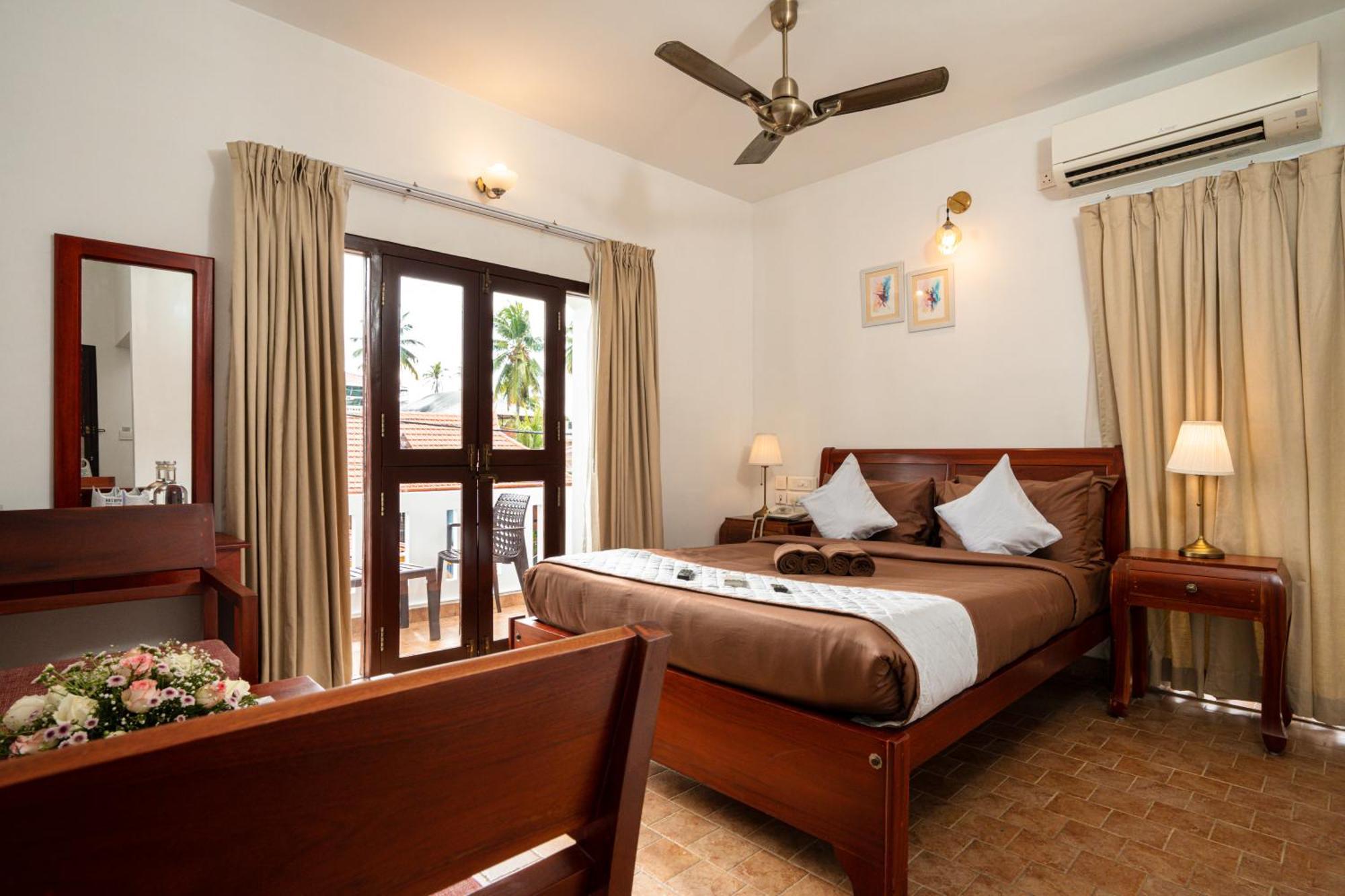 Solo Inn By Hawk Hospitality Kochi Ngoại thất bức ảnh
